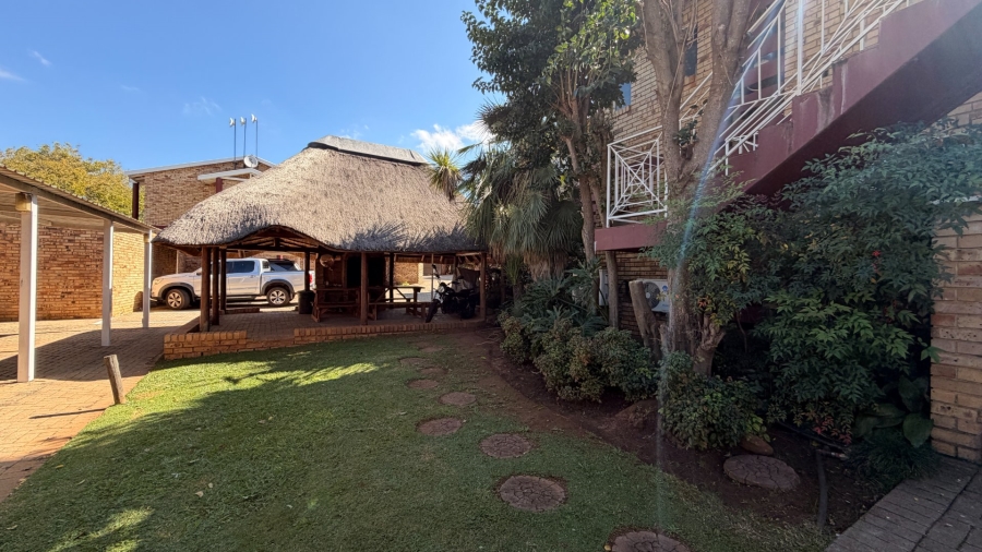 2 Bedroom Property for Sale in Kannoniers Park North West